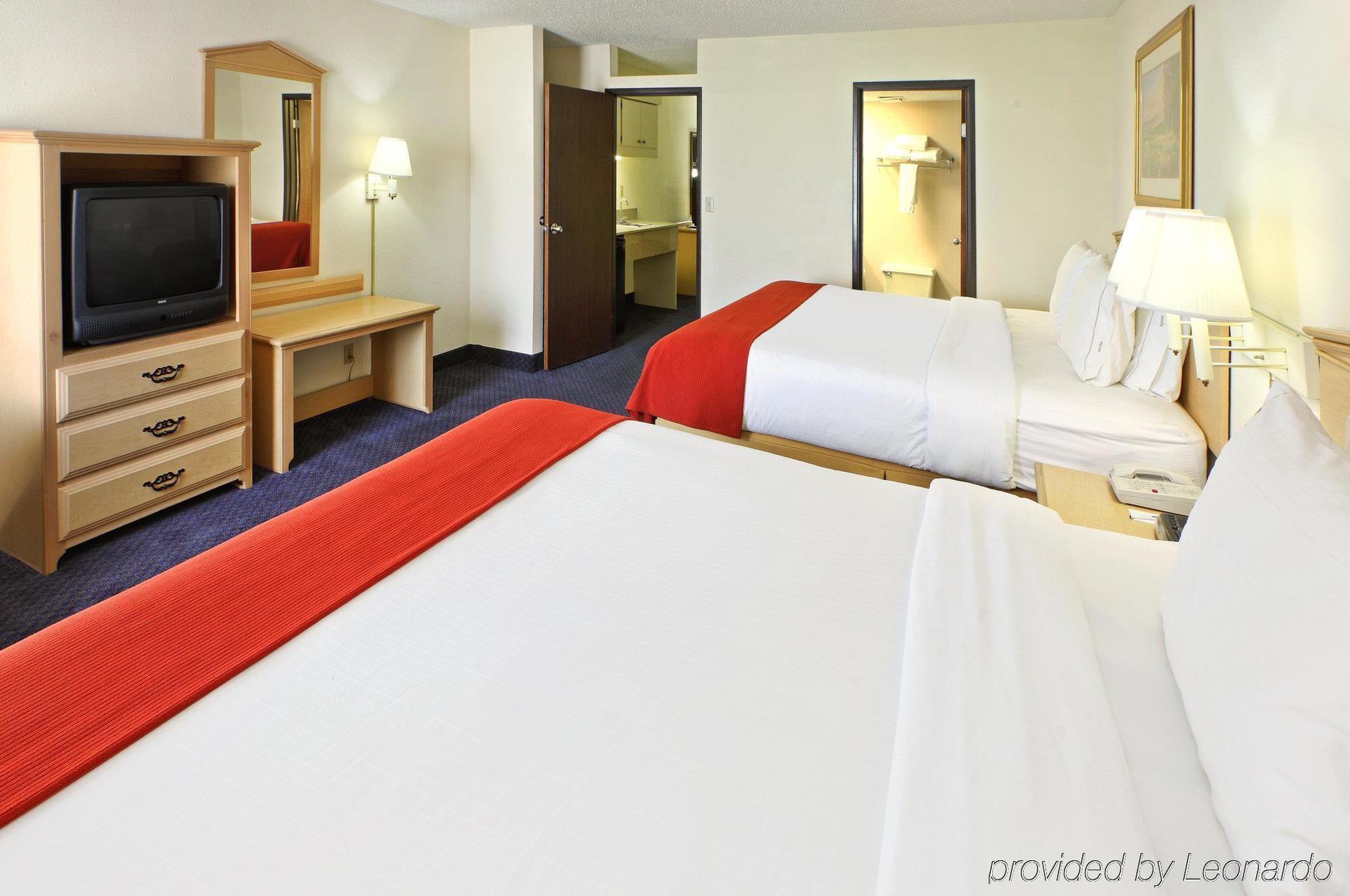 Holiday Inn Express & Suites Fayetteville University Of Arkansas Area By Ihg Szoba fotó